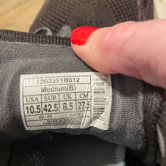 Brooks Women’s Levitate 4 Black White Running Shoes Sneakers Size 10.5 B Active - Picture 9 of 9